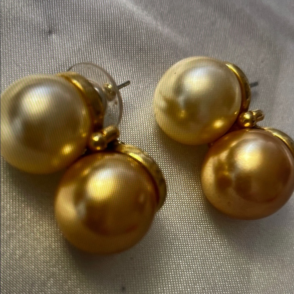 Kenneth J. Lane Elegant Gold and Cream Pearl Earrings